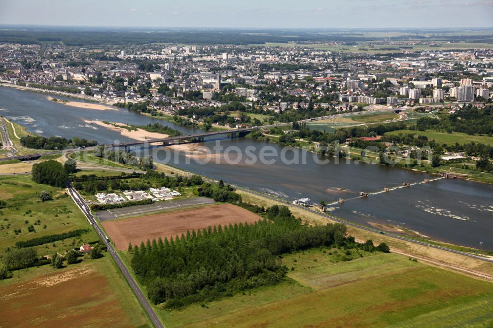 Aerial image Blois - Blick von Süden auf die Stadt Blois an der Loire in der Region Centre in Frankreich. View to the southside of the city Blois in the region Centre of France.