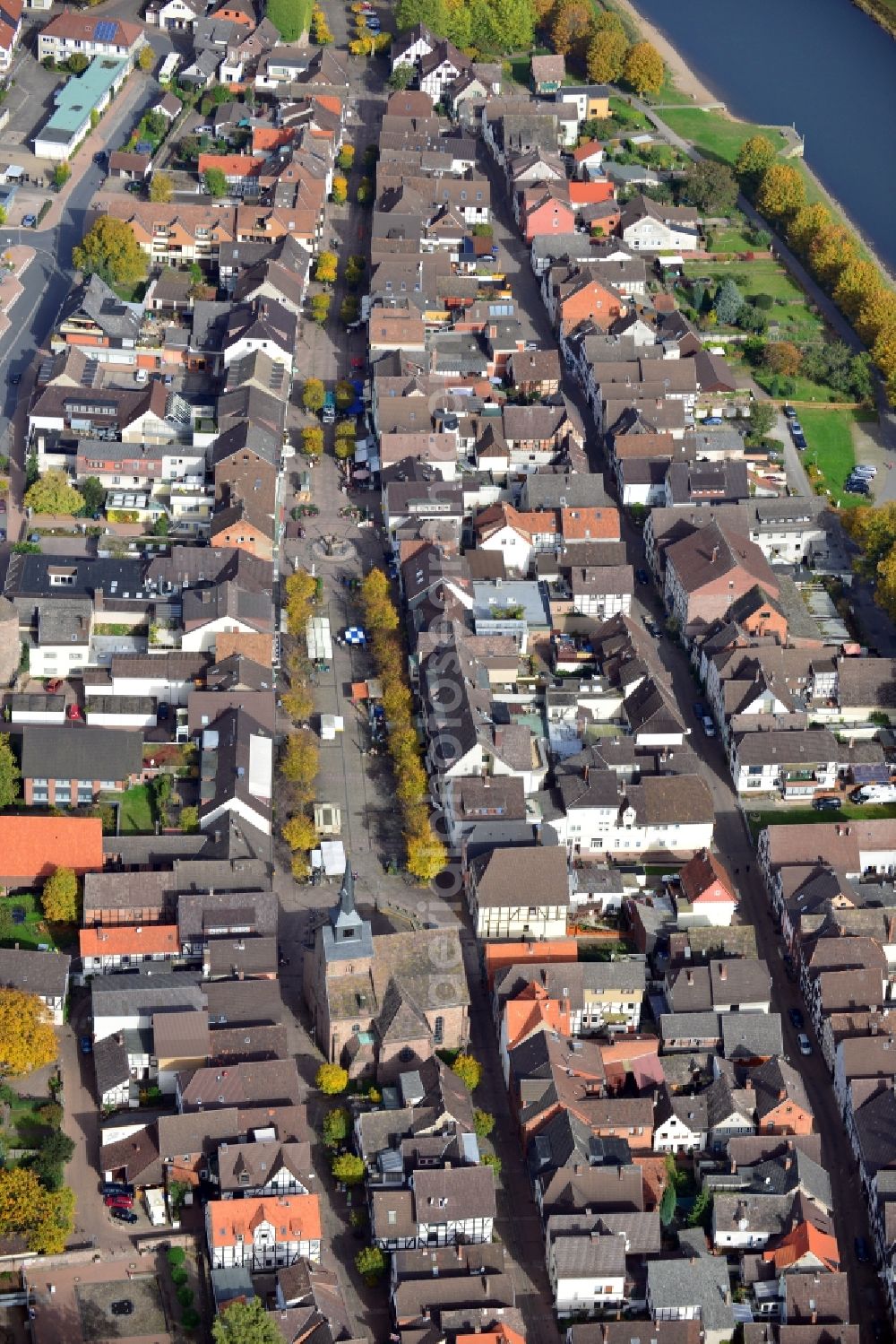 Aerial photograph Bodenwerder - Cityscape of Bodenwerder in the state Lower Saxony. This city is watered by the Weser river