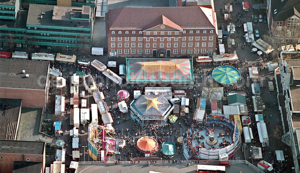 Bottrop from above - Stadtansicht von Bottrop mit Post und Kirmes.