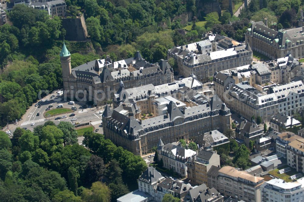 Aerial image Luxemburg - Stadtansicht auf den Boulevard de la Petrusse am Place de Metz und der Pont Adolphe im Altstadtzentrum von Luxemburg