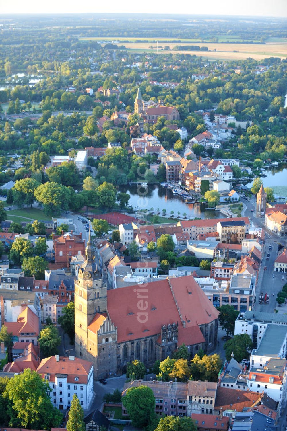 Brandenburg from the bird's eye view: Stadtansicht von der Brandenburger Altstadt / Innenstadt an der Kirche St Katharinen, Steinstraße, Katharinenkirchplatz.City view of the Brandenburg old town.