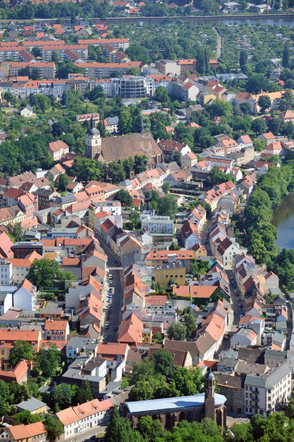 Aerial photograph Brandenburg - Stadtansicht auf Brandenburg an der Havel in Brandenburg. Die Stadt ist eine kreisfreie Stadt und mit ihrer tausend-jährigen Geschichte eine der ältesten Städte im Bundesland Brandenburg. Cityscape at Brandenburg on Havel in Brandnburg. The city is one of the oldest in the state of Brandenburg.