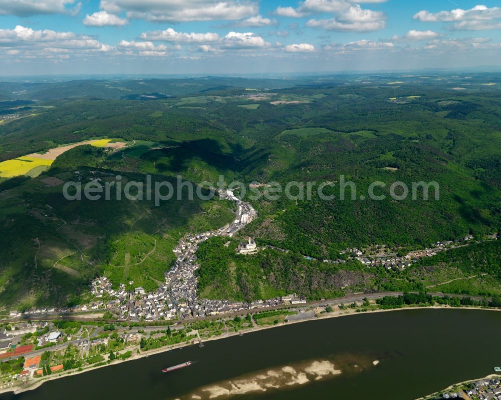 Braubach from the bird's eye view: View of Braubach in the state Rhineland-Palatinate. The town is located in the county district of Rhine-Lahn, on the right riverbank of the Rhine. The official tourist resort sits in the UNESCO world heritage site of Upper Middle Rhine Valley