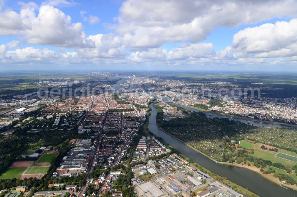 Bremen from the bird's eye view: View along the river Weser in Bremen in Germany