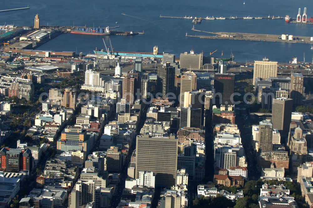 Aerial image Kapstadt / Cap Town - Stadtansicht von Kapstadt in der Provinz Western Cape von Südafrika, ein Austragungsort der Fußball- Weltmeisterschaft 2010. Cityscape of the Cap Town in South Africa a venue of the 2010 FIFA World Cup.