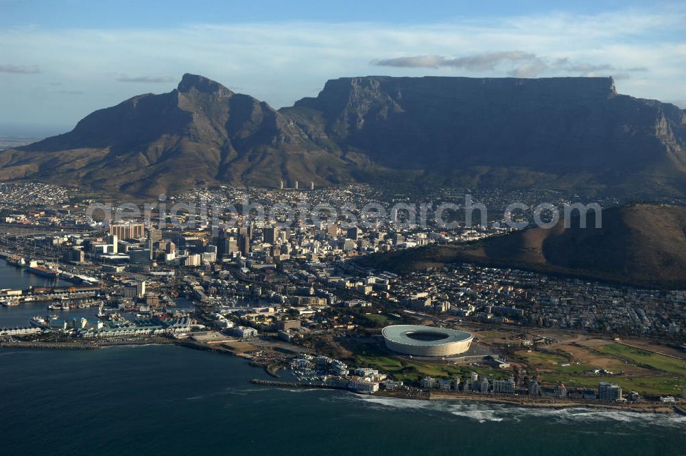 Aerial photograph Kapstadt / Cap Town - Stadtansicht von Kapstadt in der Provinz Western Cape von Südafrika, ein Austragungsort der Fußball- Weltmeisterschaft 2010. Cityscape of the Cap Town in South Africa a venue of the 2010 FIFA World Cup.