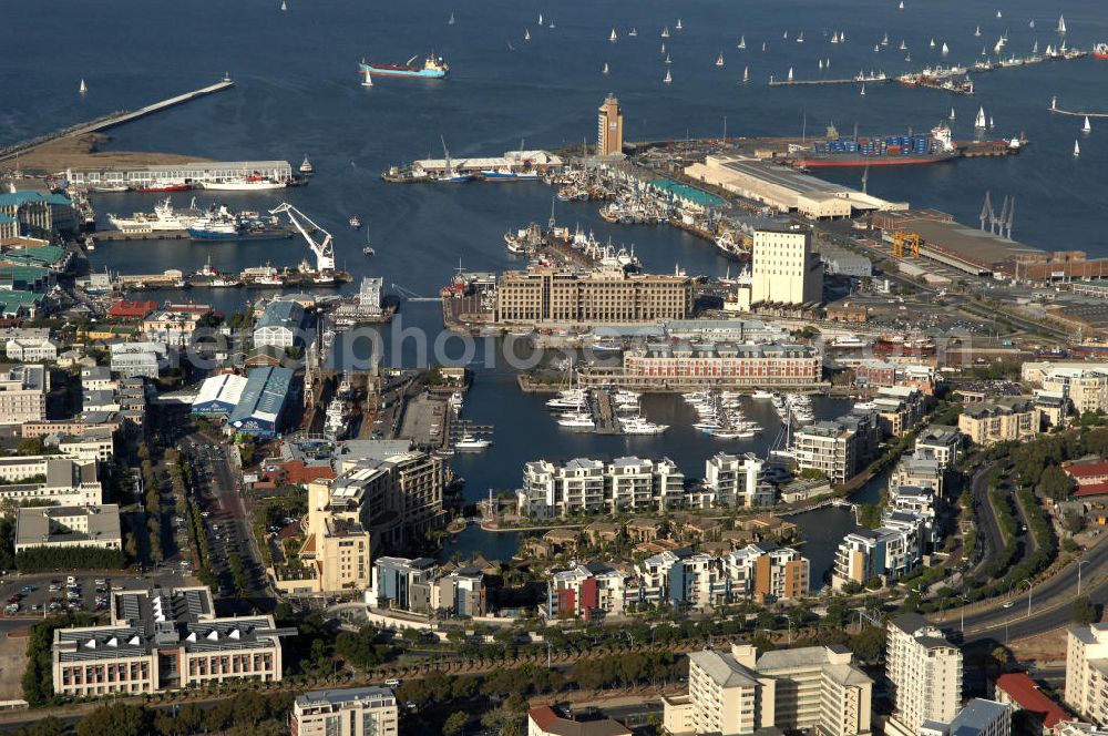 Aerial image Kapstadt / Cap Town - Stadtansicht von Kapstadt in der Provinz Western Cape von Südafrika, ein Austragungsort der Fußball- Weltmeisterschaft 2010. Cityscape of the Cap Town in South Africa a venue of the 2010 FIFA World Cup.