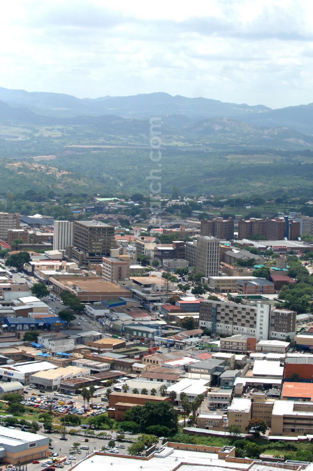 Aerial image Nelspruit - Stadtansicht von Nelspruit in der Provinz Mpumalanga von Südafrika, einem Austragungsort der Fußball- Weltmeisterschaft 2010. Cityscape from Nelsspruit in South Africa a venue of the 2010 FIFA World Cup.