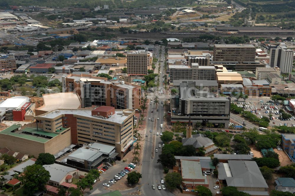 Nelspruit from above - Stadtansicht von Nelspruit in der Provinz Mpumalanga von Südafrika, einem Austragungsort der Fußball- Weltmeisterschaft 2010. Cityscape from Nelsspruit in South Africa a venue of the 2010 FIFA World Cup.