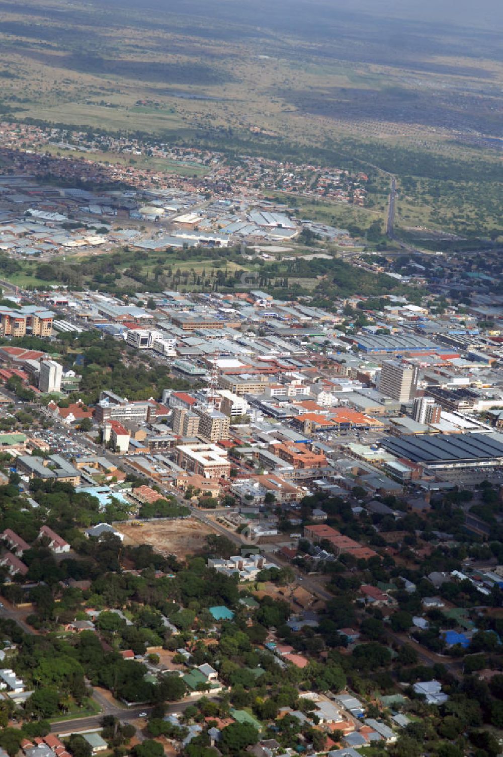 Polokwane from the bird's eye view: Stadtansicht von Polokwane in der Provinz Limpopo von Südafrika, einem Austragungsort der Fußball- Weltmeisterschaft 2010. City View from Polokwane in South Africa a venue of the 2010 FIFA World Cup.