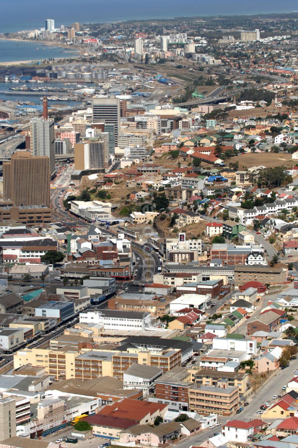 Aerial image Port Elizabeth - Stadtansicht von Port Elizabeth in der Provinz Eastern Cape von Südafrika, einem Austragungsort der Fußball- Weltmeisterschaft 2010. Cityscape of Port Elizabeth in South Africa, a venue of the 2010 FIFA World Cup.