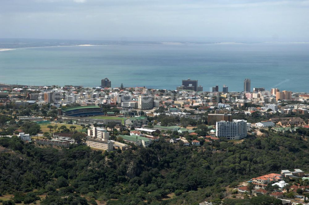 Port Elizabeth from above - Stadtansicht von Port Elizabeth in der Provinz Eastern Cape von Südafrika, einem Austragungsort der Fußball- Weltmeisterschaft 2010. Cityscape of Port Elizabeth in South Africa, a venue of the 2010 FIFA World Cup.