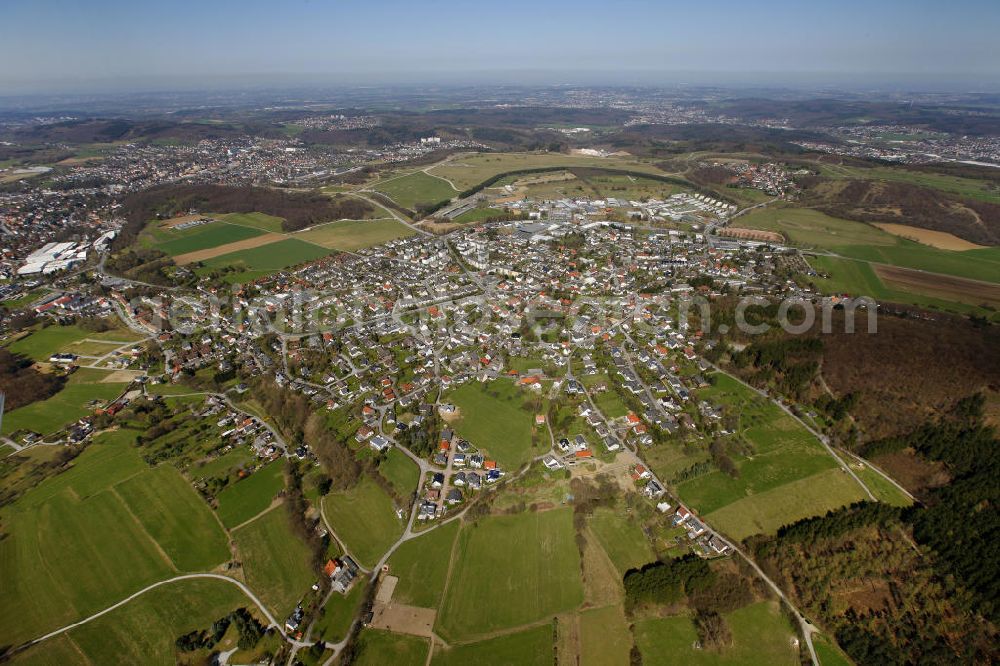 Aerial photograph Deilinghofen - Stadtansicht auf Deilinghofen, einem Stadtteil von Hemer in Nordrhein-Westfalen. Deilinghofen liegt im Märkischen Kreis im Sauerland. City View on Deilinghofen, a district of Hemer, North Rhine-Westphalia.