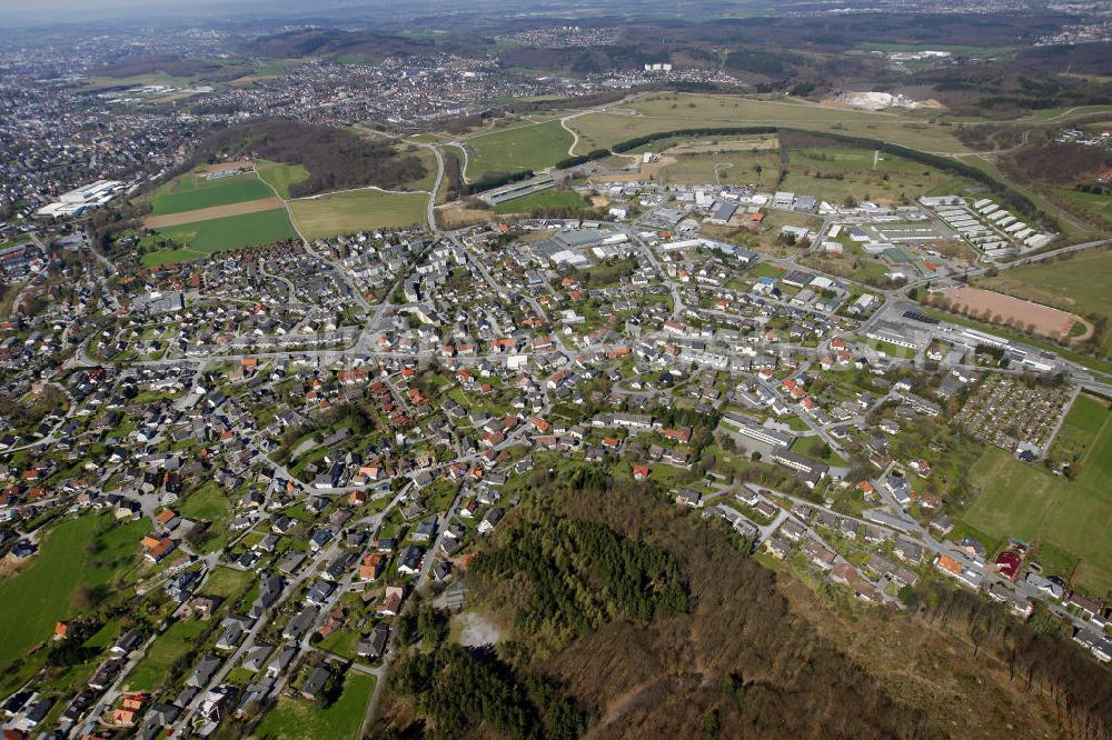 Deilinghofen from the bird's eye view: Stadtansicht auf Deilinghofen, einem Stadtteil von Hemer in Nordrhein-Westfalen. Deilinghofen liegt im Märkischen Kreis im Sauerland. City View on Deilinghofen, a district of Hemer, North Rhine-Westphalia.