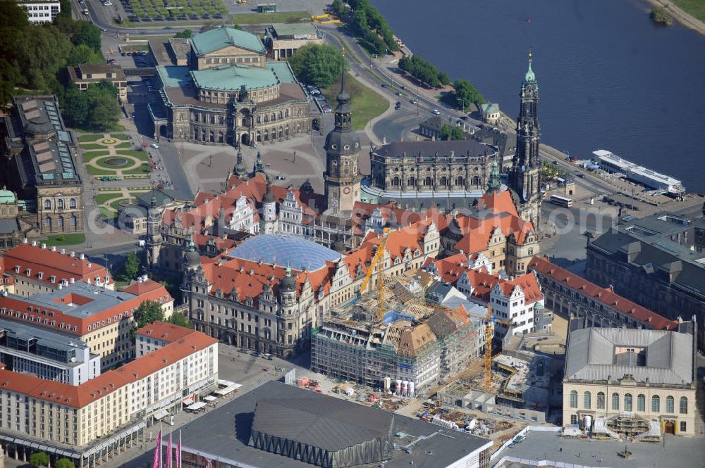 Dresden from the bird's eye view: City view of the old town of Dresden at the Catholic court church at the Semper Opera House, the house stands on the Dresden Royal Palace, the Museum of Transportation (Johanneum), the new building of the Swiss Hotel, the Green Vault and the Palace of Culture