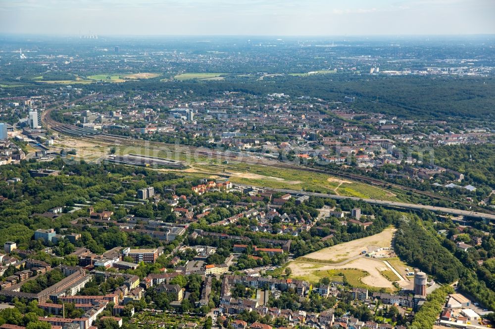 Aerial image Duisburg - City view of Duisburg in the state North Rhine-Westphalia. With industry and residential areas and the central station in the background