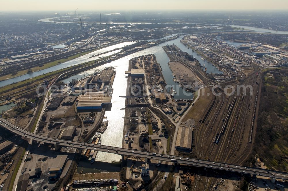 Duisburg from the bird's eye view: Cityscape at the Port of Duisburg Duisport on Vinckekanal in North Rhine-Westphalia