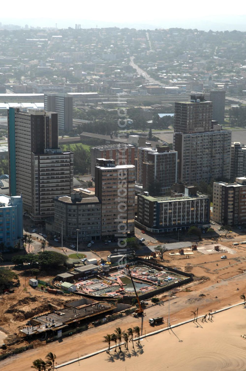 Durban from the bird's eye view: Stadtansicht von Durban in der Provinz KwaZulu-Natal von Südafrika, einem Austragungsort der Fußball- Weltmeisterschaft 2010. Cityscape from Durban in South Africa a venue of the 2010 FIFA World Cup.