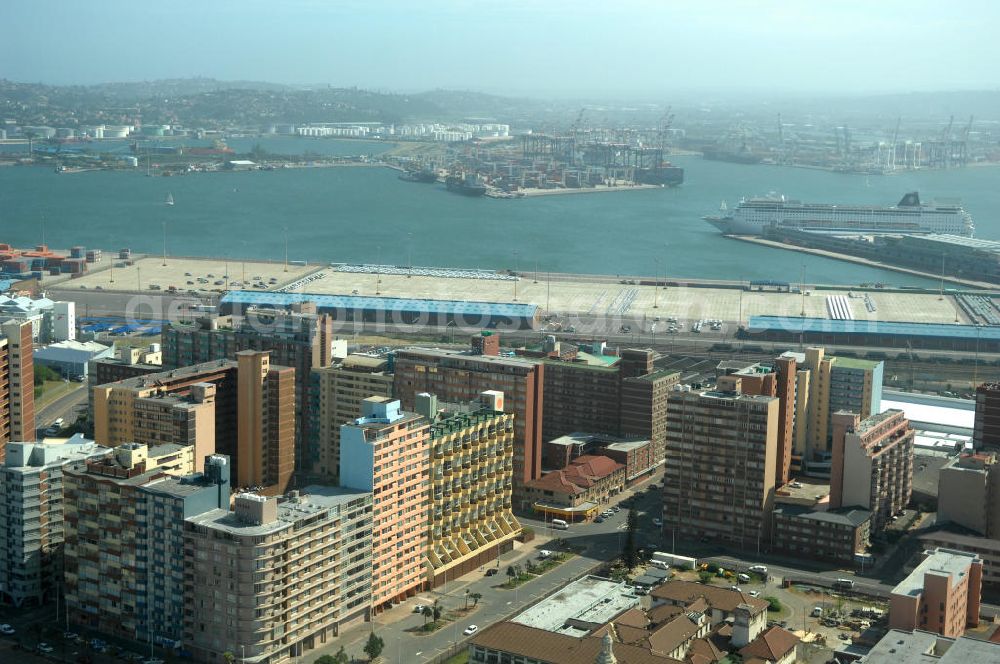 Aerial photograph Durban - Stadtansicht von Durban in der Provinz KwaZulu-Natal von Südafrika, einem Austragungsort der Fußball- Weltmeisterschaft 2010. Cityscape from Durban in South Africa a venue of the 2010 FIFA World Cup.