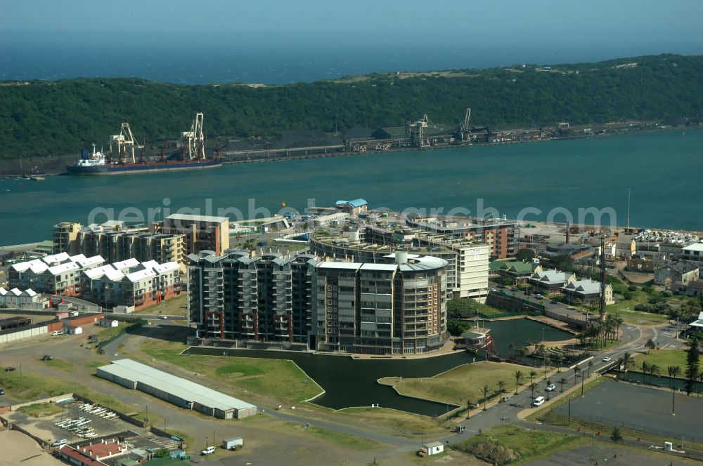 Durban from above - Stadtansicht von Durban in der Provinz KwaZulu-Natal von Südafrika, einem Austragungsort der Fußball- Weltmeisterschaft 2010. Cityscape from Durban in South Africa a venue of the 2010 FIFA World Cup.