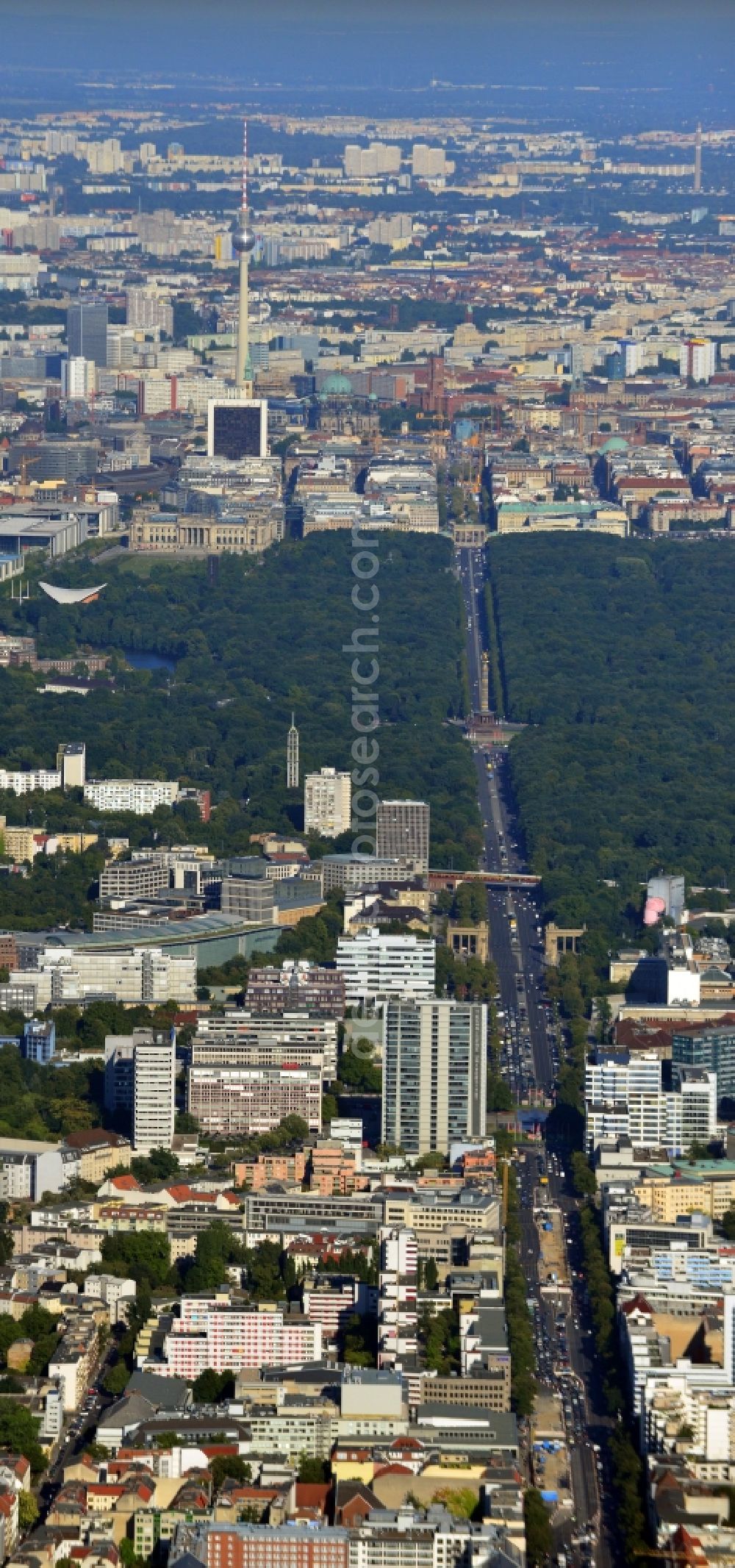 Aerial photograph Berlin - Cityscape along the Heerstraße , Kaiserdamm and 17th Street June in Berlin Charlottenburg and Tiergarten