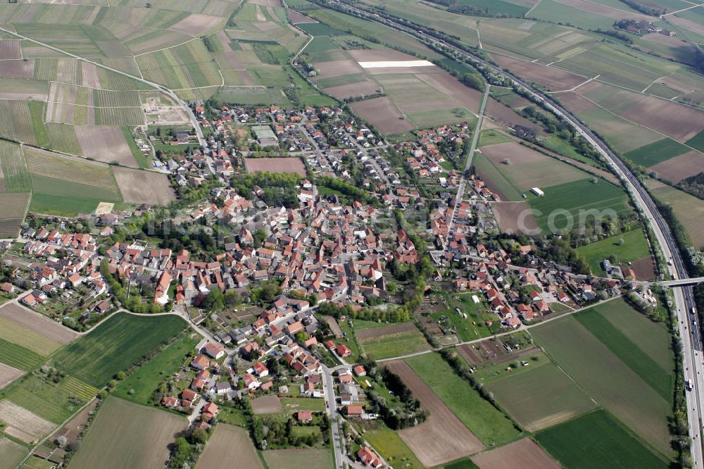 Eppelsheim from above - Blick auf das Zentrum der Ortsgemeinde Eppelsheim im Landkreis Alzey-Worms in Rheinland-Pfalz. View to the center of the village Eppelsheim in the administrative district Alzey-Worms in Rhineland-Palatinate.