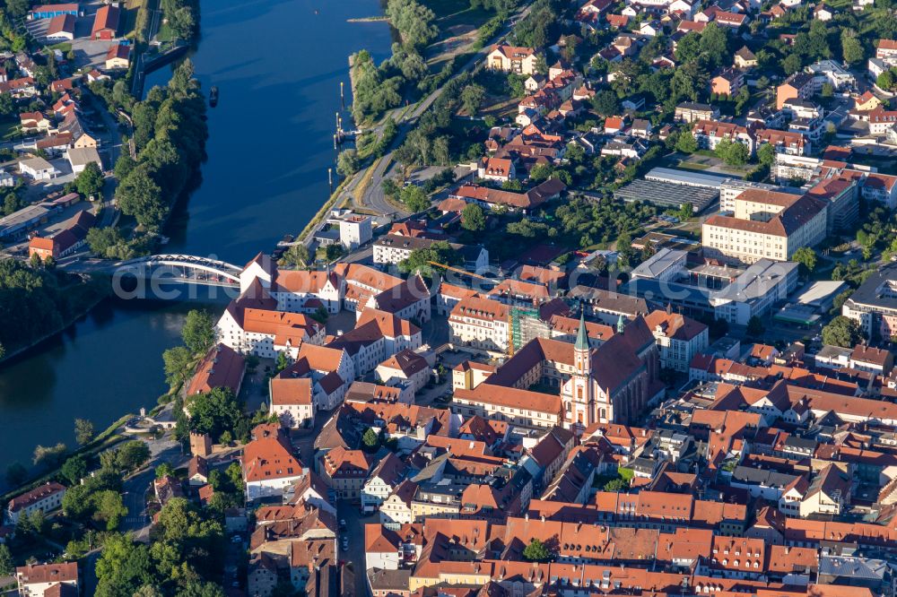 Aerial image Straubing - City view on the river bank of the river Danube in Straubing in the state Bavaria, Germany