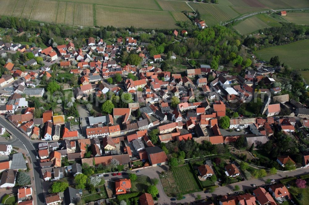 Aerial image Flomborn - City view of Flomborn, a part of the municipality Alzey-Worms in the Rhine-Hessian hills in the state of Rhineland-Palatinate. The village belongs to the locality of Alzey-Land Rhineland-Palatinate