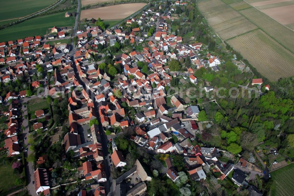 Flomborn from the bird's eye view: City view of Flomborn, a part of the municipality Alzey-Worms in the Rhine-Hessian hills in the state of Rhineland-Palatinate. The village belongs to the locality of Alzey-Land Rhineland-Palatinate