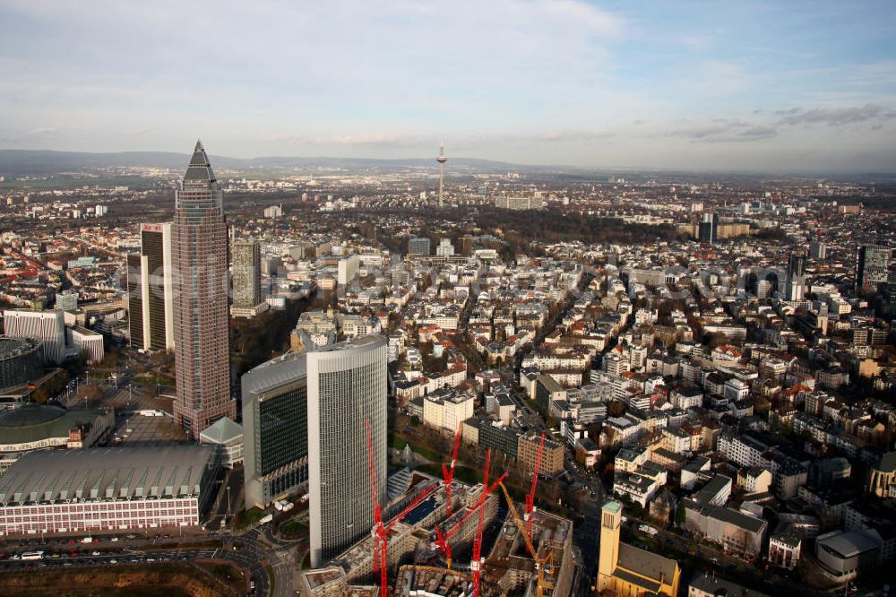 Aerial image Frankfurt am Main - Blick auf die Stadt Frankfurt am Main mit den Bürogebäuden Kastor und Pollux, dem Messe-Turm, dem Mariott-Hotel und dem Frankfurter Fernsehturm. View to the city of Frankfurt at the Main.