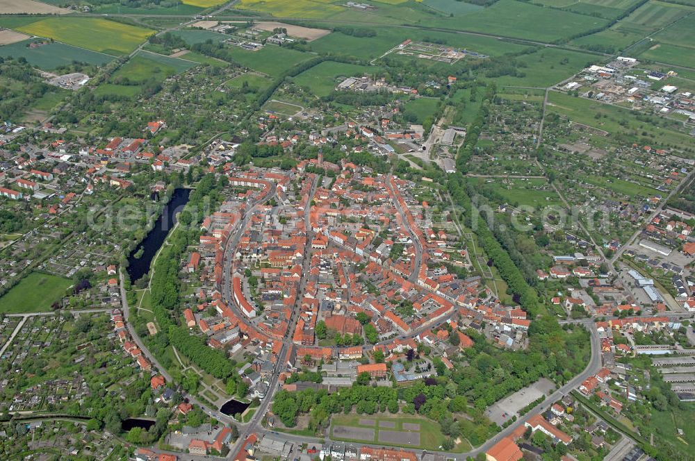 Aerial photograph Gardelegen - Blick über die Stadt Gardelegen in Sachsen-Anhalt. Der Ort wurde erstmals im Jahr 1190 erwähnt. Seit Mai 2008 trägt die Stadt den Namenszusatz Hansestadt. View of the City Gardelegen in Saxony-Anhalt. The town was first mentioned in 1190. Since May 2008 the city has added the name Hanseatic city.