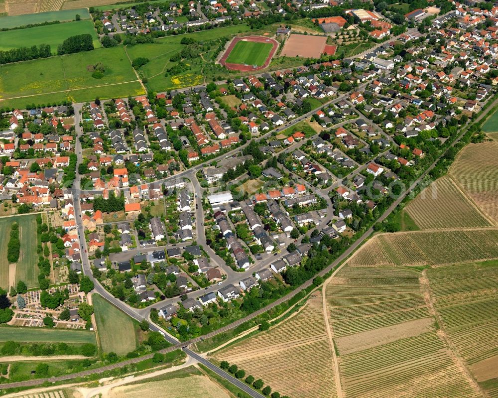 Gau-Weinheim, Ober-Saulheim from the bird's eye view: City view from Gau-Weinheim, Ober-Saulheim in the state Rhineland-Palatinate