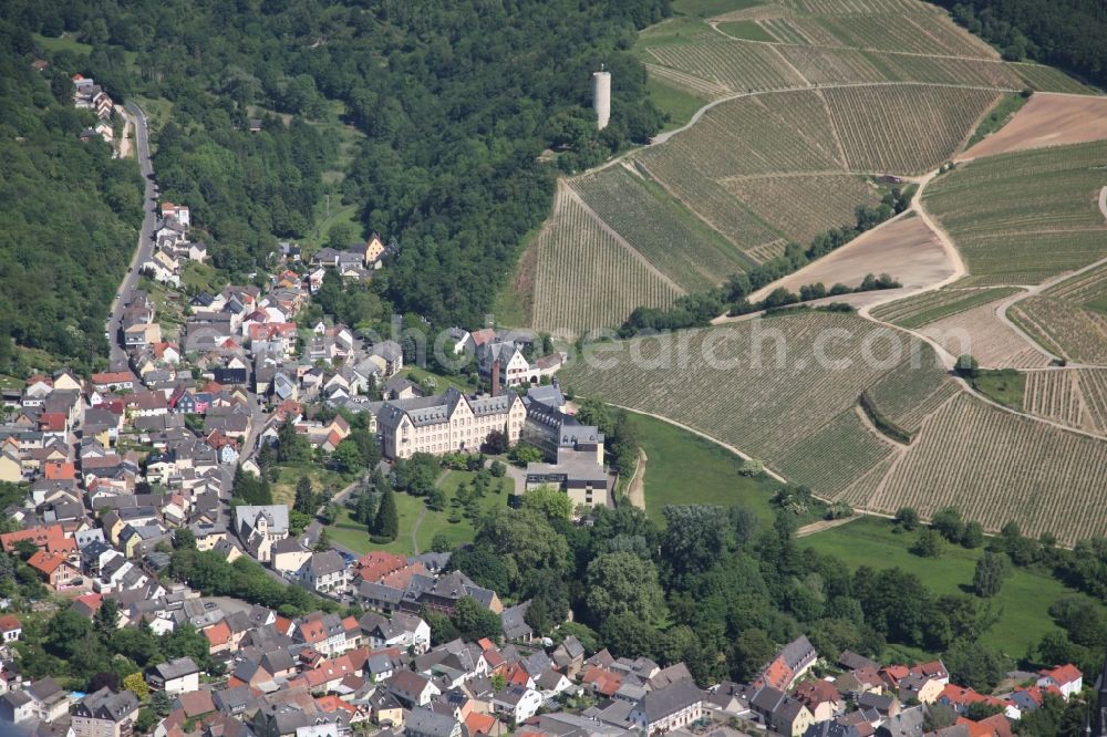 Kiedrich from the bird's eye view: Kiedrich 29/05/2012 Cityscape Kiedrich the community in Rheingau- Taunus- Kreis in Hesse