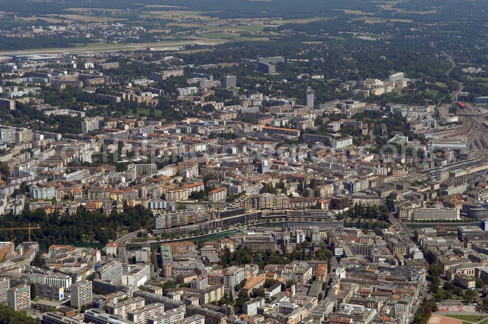 Aerial photograph GENF - Überblick über die Stadt Genf. Im Vordergrund ist der Fluss Rhône zu sehen. Geneva 2007/07/16 Overlook of Genf with the Rhône.