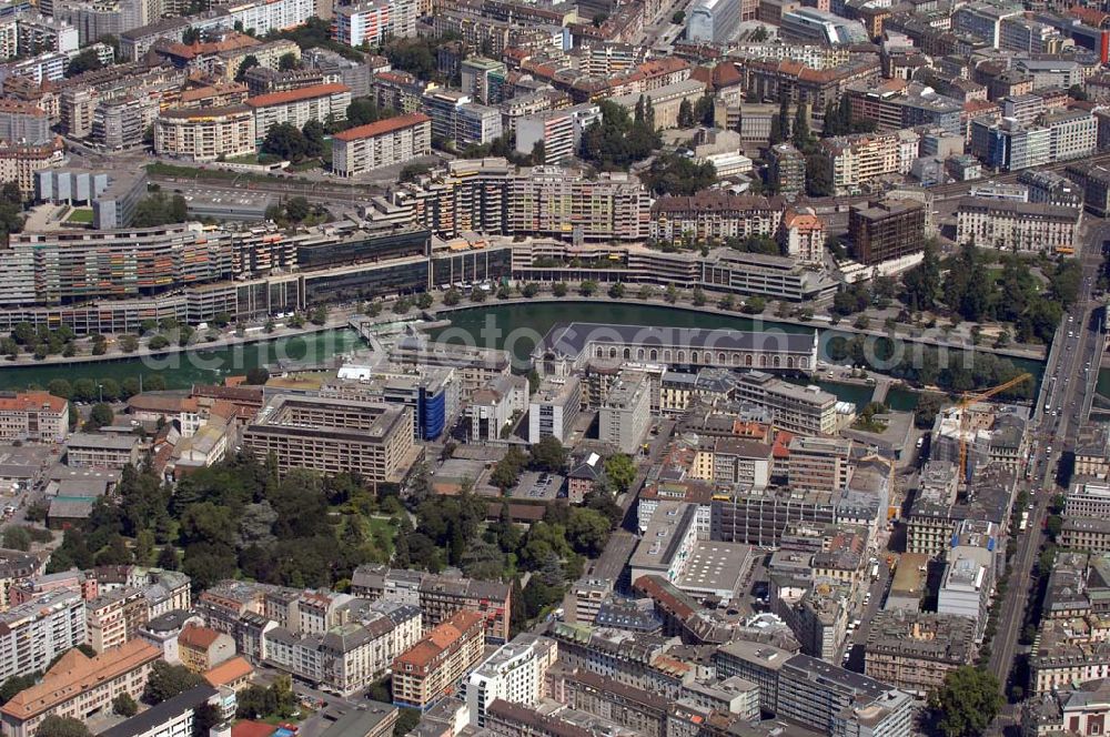 GENF from above - Überblick über die Stadt Genf (Quai du Seujet). Im Vordergrund ist der Fluss Rhône zu sehen. Geneva 2007/07/16 Overlook of Genf with the Rhône (Quai du Seujet).