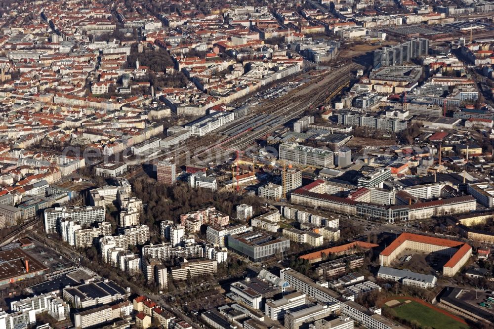 Aerial photograph München - Cityscape from St. Martin Road over the Ostbahnhof to downtown and towards Steinhausen in Munich in Bavaria. In the foreground Balanstrasse, Rosenheimerstrasse, St. Cajetan Road, Orleansstrasse. In the background Leuchtenbergring, Steinhausen, Haidhausen, Lehel