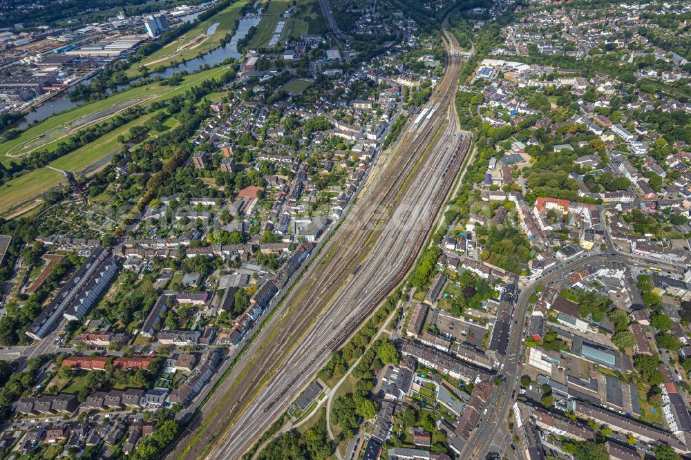 Aerial photograph Mülheim an der Ruhr - City view with track systems in Muelheim on the Ruhr at Ruhrgebiet in the state North Rhine-Westphalia, Germany