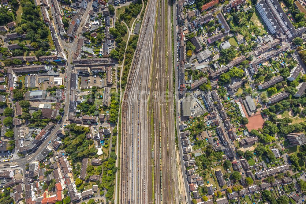 Mülheim an der Ruhr from above - City view with track systems in Muelheim on the Ruhr at Ruhrgebiet in the state North Rhine-Westphalia, Germany