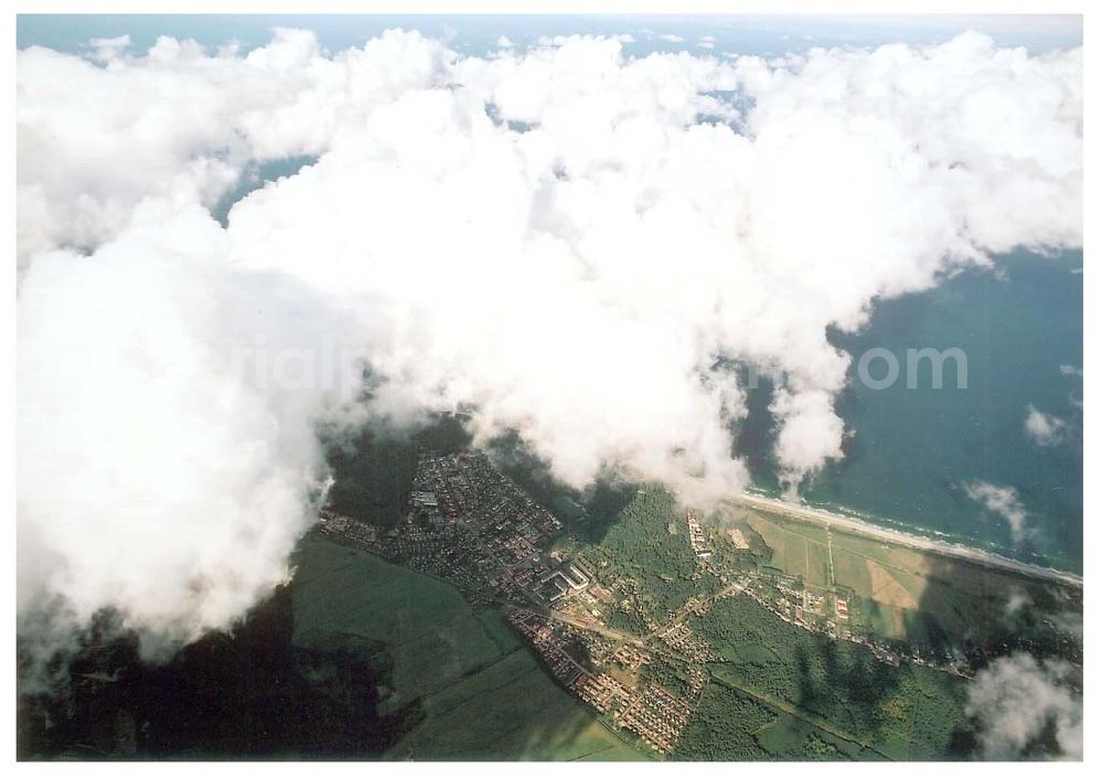 Aerial image Graal-Müritz / Mecklenburg Vorpommern - Stadtansicht von Graal-Müritz aus 7000ft Höhe mit dem Wohnneubaugebiet der HAWO KG / 27.09.02