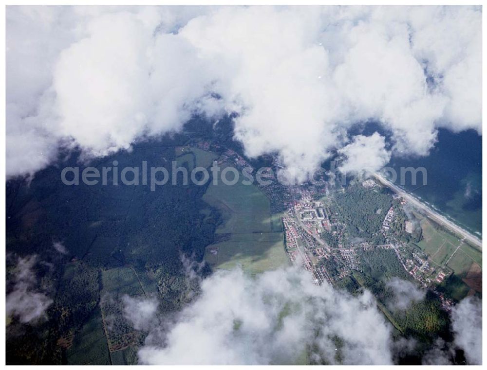 Aerial image Graal-Müritz / Mecklenburg Vorpommern - Stadtansicht von Graal-Müritz aus 7000ft Höhe mit dem Wohnneubaugebiet der HAWO KG / 27.09.02