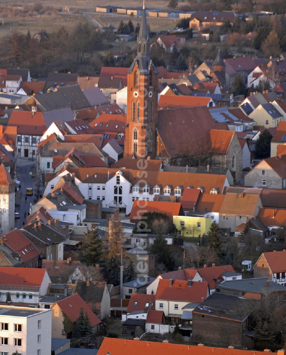 Gräfenhainichen from above - Blick auf das Stadtzentrum von Gräfenhainichen mit der Stadtkirche Sankt Marien. View of the city center of Graefenhainichen with the St. Mary's Church.