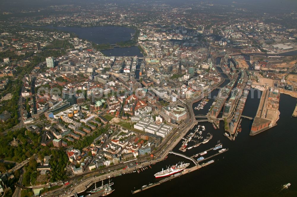 Aerial photograph Hamburg - Cityscape of HafenCity with the memory of the old city harbor on the old customs in Hamburg