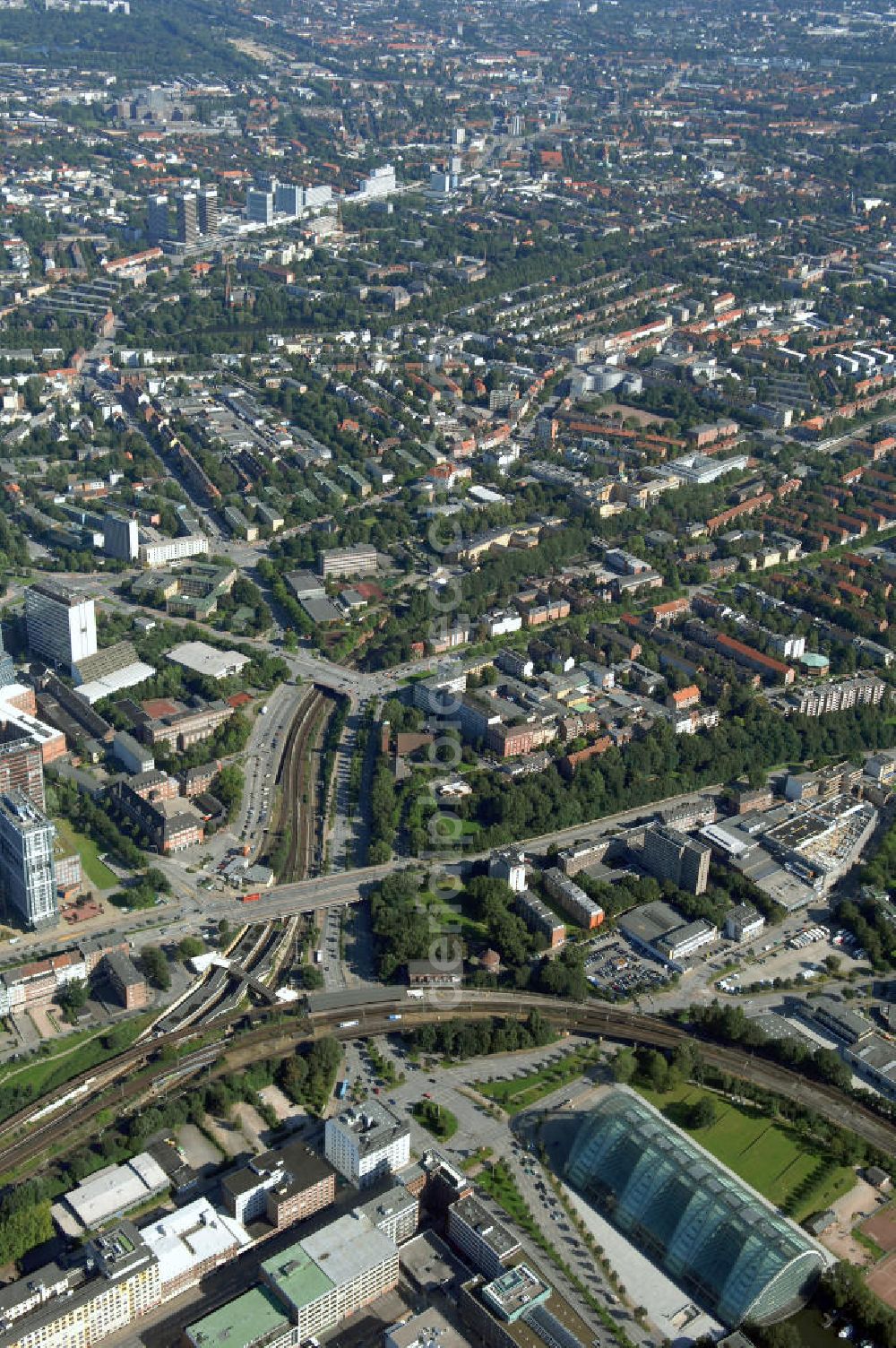 Hamburg from the bird's eye view: Blick auf Hamburg Mitte unter an deren mit dem Berliner Bogen auf dem Anckelmannsplatz 1. Kontakt: Hamburg Tourismus GmbH, Steinstraße 7, 20095 Hamburg, Tel: +49(0)40 30051 300, Fax +49(0)40 30051 333, Email: info@hamburg-tourismus.de