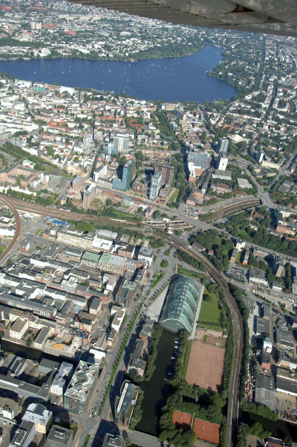 Aerial image Hamburg - Blick auf Hamburg Mitte unter an deren mit dem Berliner Bogen auf dem Anckelmannsplatz 1. Kontakt: Hamburg Tourismus GmbH, Steinstraße 7, 20095 Hamburg, Tel: +49(0)40 30051 300, Fax +49(0)40 30051 333, Email: info@hamburg-tourismus.de