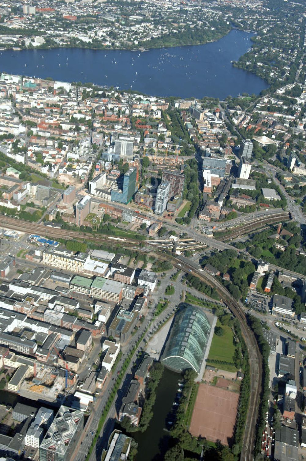 Aerial photograph Hamburg - Blick auf Hamburg Mitte unter an deren mit dem Berliner Bogen auf dem Anckelmannsplatz 1. Kontakt: Hamburg Tourismus GmbH, Steinstraße 7, 20095 Hamburg, Tel: +49(0)40 30051 300, Fax +49(0)40 30051 333, Email: info@hamburg-tourismus.de