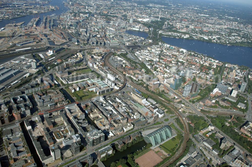 Hamburg from the bird's eye view: Blick auf Hamburg Mitte unter an deren mit dem Berliner Bogen auf dem Anckelmannsplatz 1. Kontakt: Hamburg Tourismus GmbH, Steinstraße 7, 20095 Hamburg, Tel: +49(0)40 30051 300, Fax +49(0)40 30051 333, Email: info@hamburg-tourismus.de