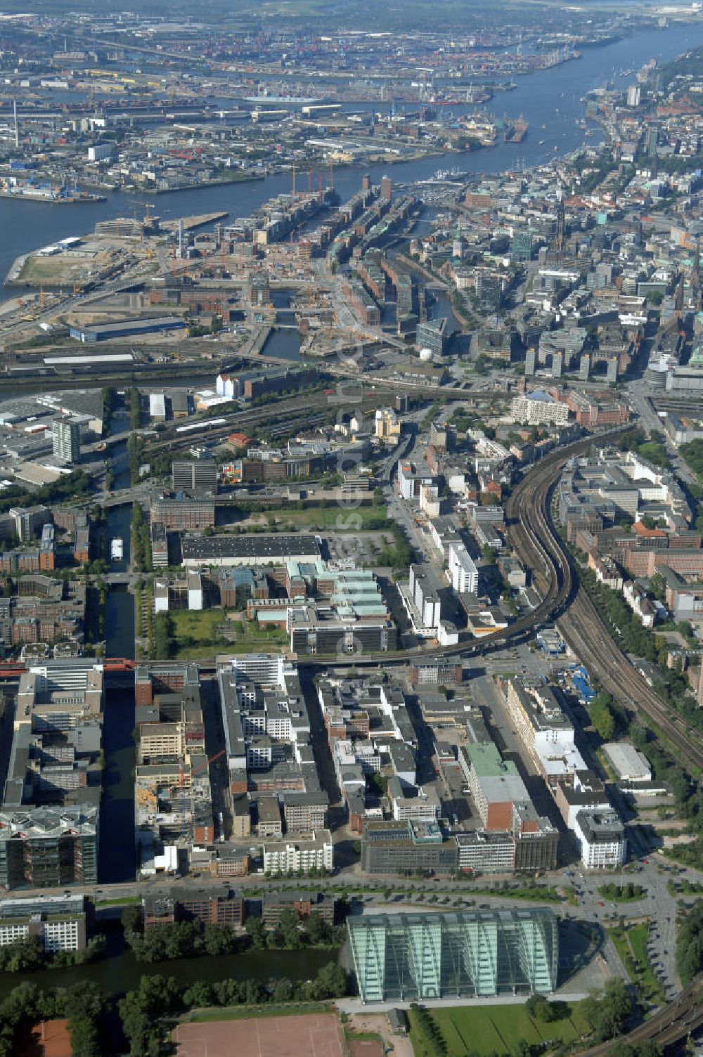 Hamburg from the bird's eye view: Blick auf Hamburg Mitte unter an deren mit dem Berliner Bogen auf dem Anckelmannsplatz 1. Kontakt: Hamburg Tourismus GmbH, Steinstraße 7, 20095 Hamburg, Tel: +49(0)40 30051 300, Fax +49(0)40 30051 333, Email: info@hamburg-tourismus.de