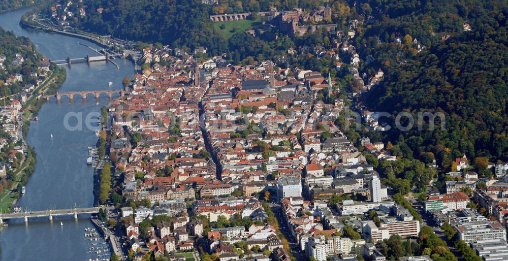 Aerial image Heidelberg - Die Altstadt von Heidelberg am südlichen Ufer des Neckars. Im Hintergrund das Heidelberger Schloss. The old town of Heidelberg on the south bank of the Neckar River;