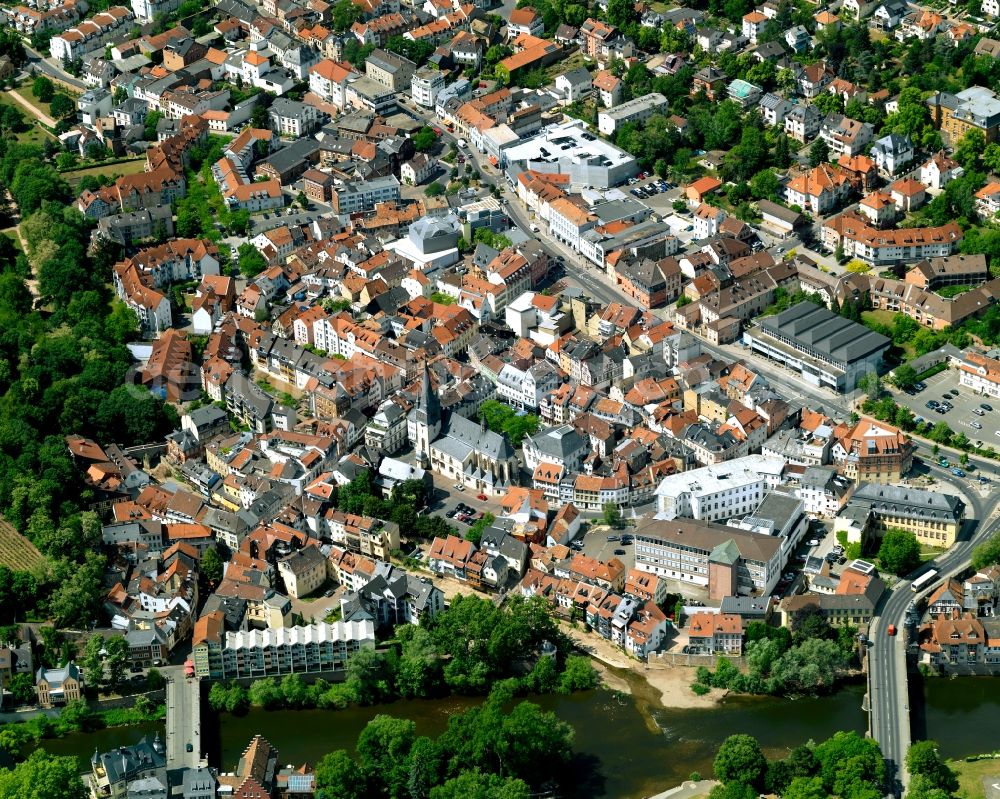 Aerial photograph Bad Kreuznach - View of the historic town centre of Bad Kreuznach in the state of Rhineland-Palatinate. Bad Kreuznach is a spa town and county capital and is located on the rivers Nahe and Ellerbach. Apart from historic buildings and parts of the town, there are also several residential areas with multi-family homes and estates