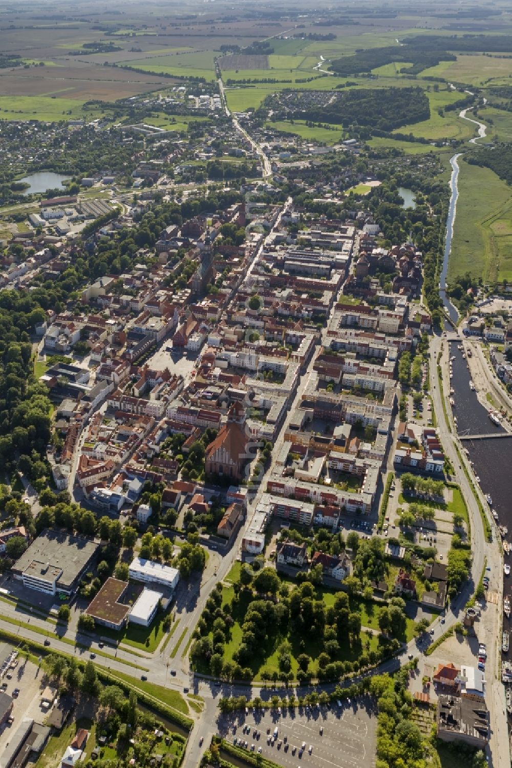 Aerial photograph Hansestadt Greifswald - City view of the historic city center with Jacobi Church and Cathedral of St. Nikolai and marketplace of the Hanseatic city of Greifswald in Mecklenburg-Western Pomerania